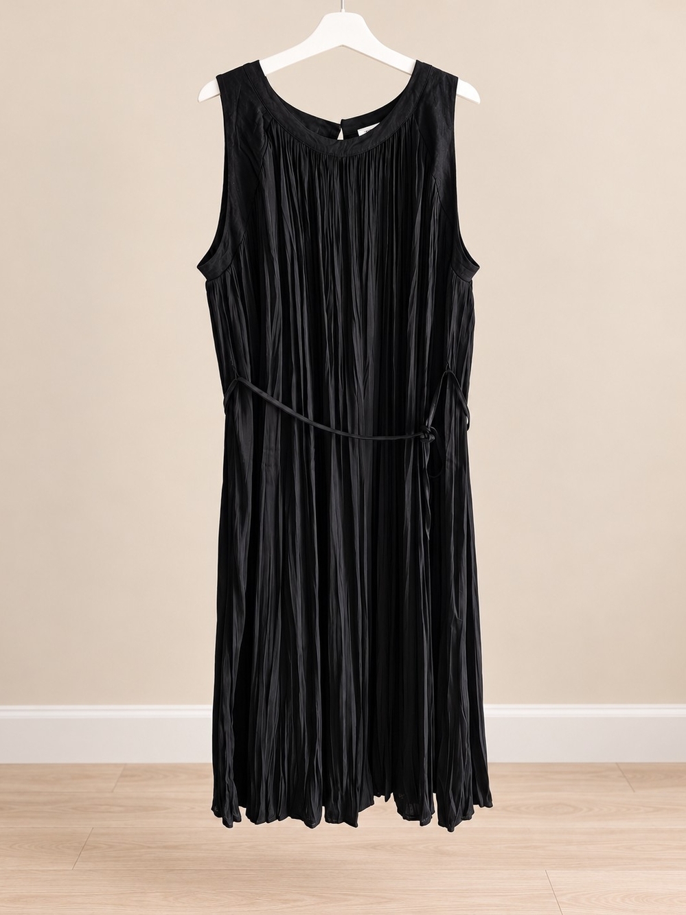 Nine West Black Sleeveless Pleated Midi Dress with Tie